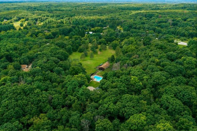 W342S4524 Moraine Hills DRIVE, Dousman, WI 53118