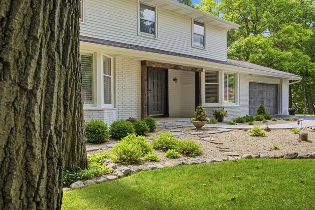 W342S4524 Moraine Hills DRIVE, Dousman, WI 53118
