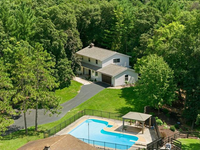 W342S4524 Moraine Hills DRIVE, Dousman, WI 53118
