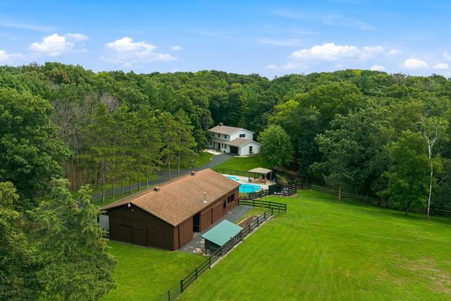 W342S4524 Moraine Hills DRIVE, Dousman, WI 53118