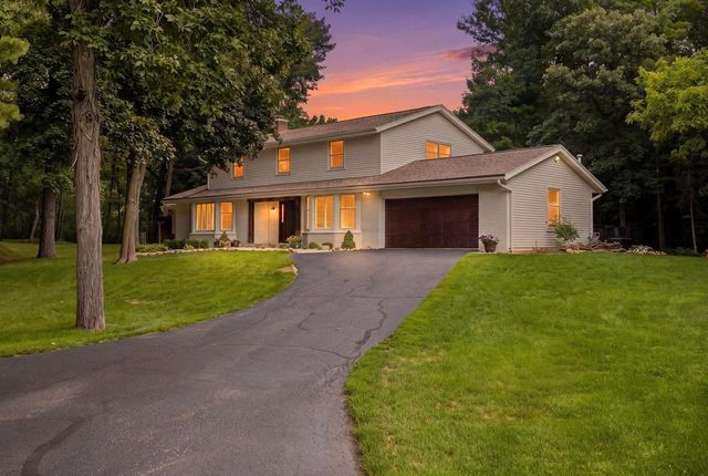 W342S4524 Moraine Hills DRIVE, Dousman, WI 53118