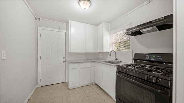 13 13th Street N 15, Texas City, TX 77590