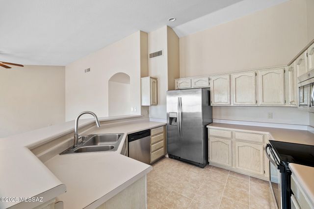 38230 S Elbow Bend Drive, Tucson, AZ 85739