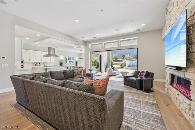 461 Vista Sunset Avenue, Las Vegas, NV 89138