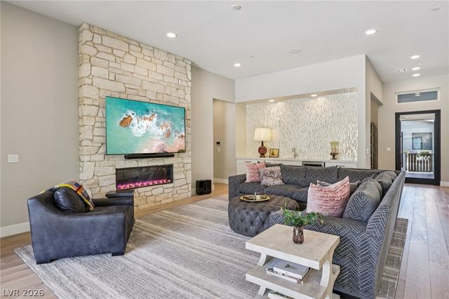 461 Vista Sunset Avenue, Las Vegas, NV 89138