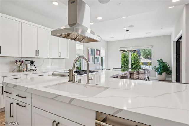 461 Vista Sunset Avenue, Las Vegas, NV 89138