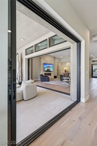 461 Vista Sunset Avenue, Las Vegas, NV 89138