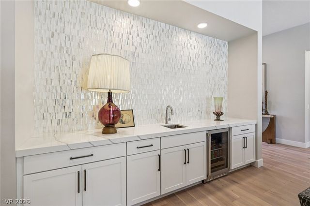 461 Vista Sunset Avenue, Las Vegas, NV 89138