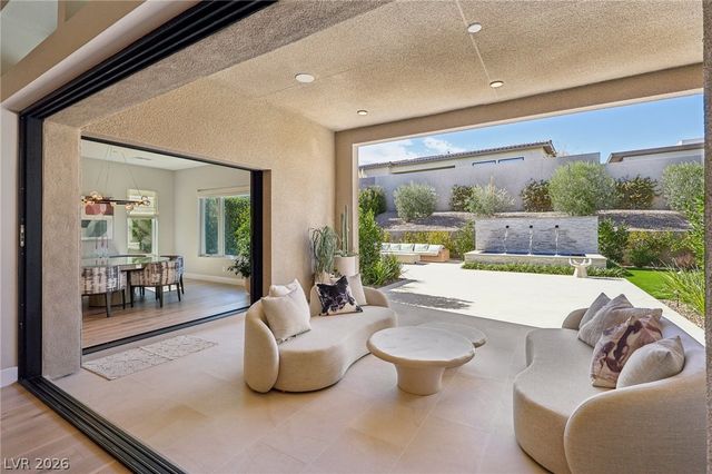 461 Vista Sunset Avenue, Las Vegas, NV 89138