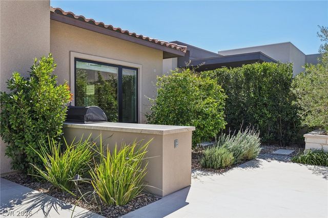 461 Vista Sunset Avenue, Las Vegas, NV 89138