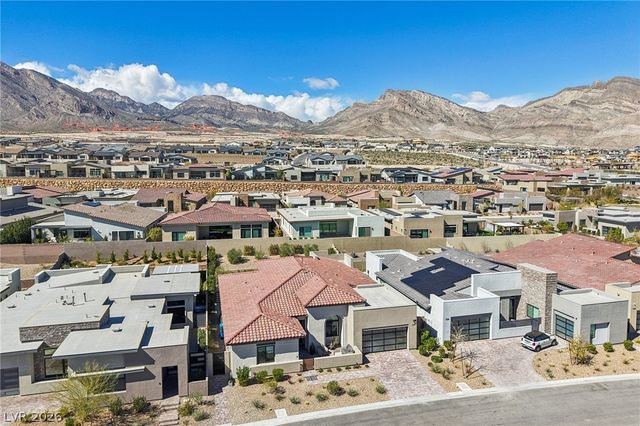 461 Vista Sunset Avenue, Las Vegas, NV 89138