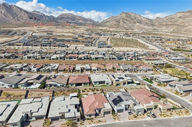 461 Vista Sunset Avenue, Las Vegas, NV 89138