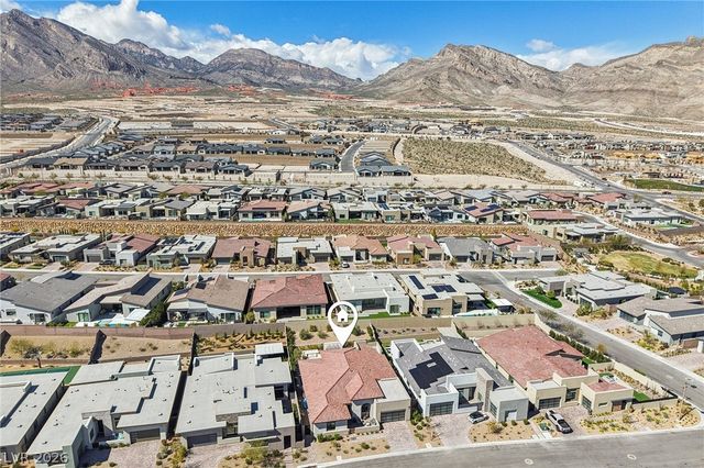 461 Vista Sunset Avenue, Las Vegas, NV 89138