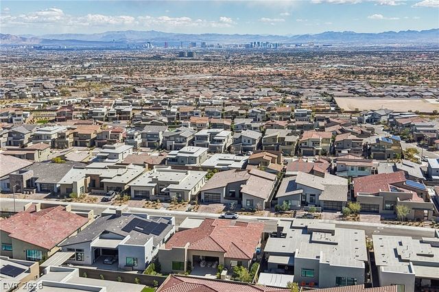 461 Vista Sunset Avenue, Las Vegas, NV 89138