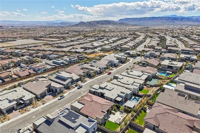 461 Vista Sunset Avenue, Las Vegas, NV 89138