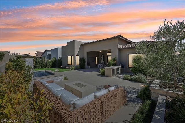 461 Vista Sunset Avenue, Las Vegas, NV 89138