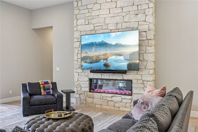 461 Vista Sunset Avenue, Las Vegas, NV 89138