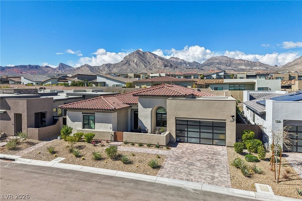 461 Vista Sunset Avenue, Las Vegas, NV 89138