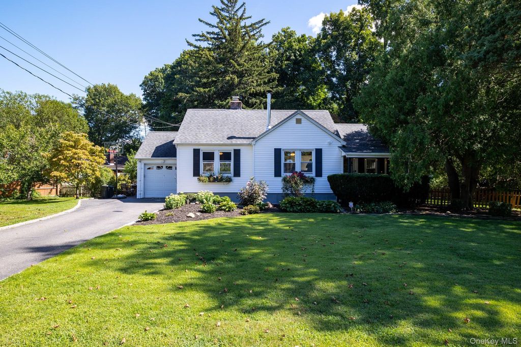 12 Ingersoll Street, Huntington Station, NY 11746 — exterior