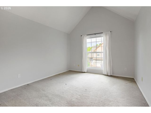 22020 Sw GRAHAMS FERRY Rd APT C, Tualatin, OR 97062