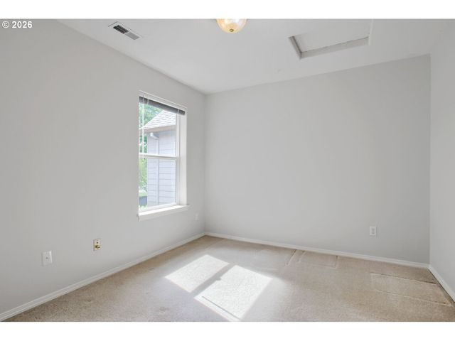 22020 Sw GRAHAMS FERRY Rd APT C, Tualatin, OR 97062