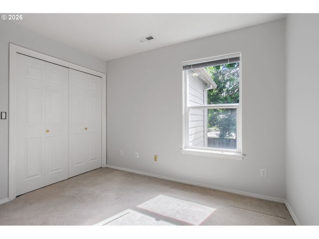 22020 Sw GRAHAMS FERRY Rd APT C, Tualatin, OR 97062