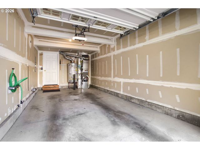 22020 Sw GRAHAMS FERRY Rd APT C, Tualatin, OR 97062