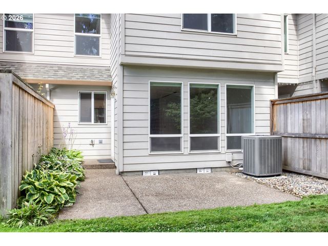 22020 Sw GRAHAMS FERRY Rd APT C, Tualatin, OR 97062