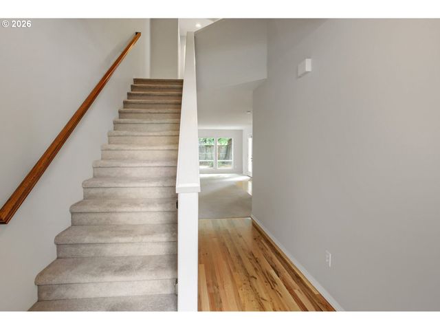 22020 Sw GRAHAMS FERRY Rd APT C, Tualatin, OR 97062