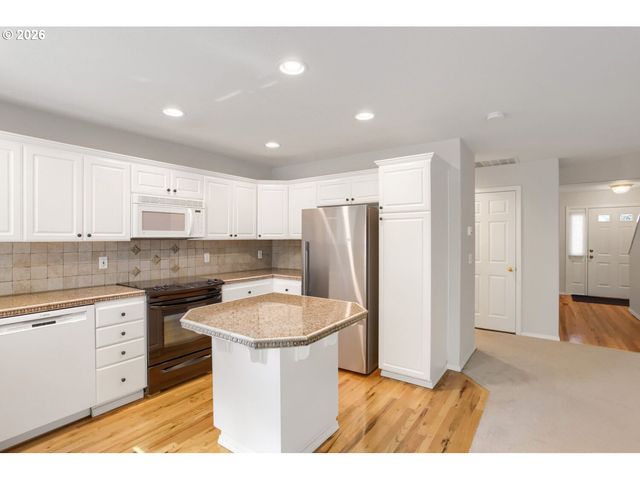 22020 Sw GRAHAMS FERRY Rd APT C, Tualatin, OR 97062