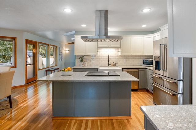 606 Tufts Avenue E, Port Orchard, WA 98366