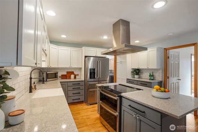 606 Tufts Avenue E, Port Orchard, WA 98366