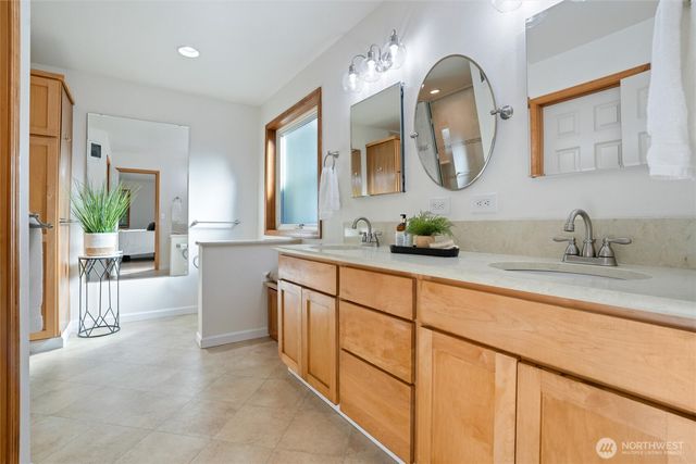 606 Tufts Avenue E, Port Orchard, WA 98366