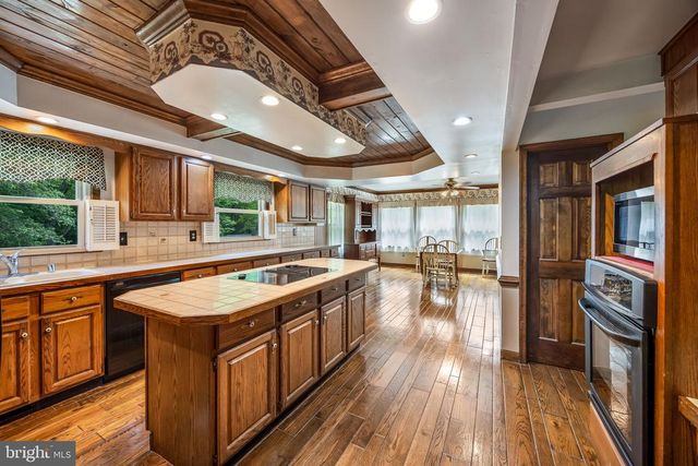 2065 SPOTSWOOD DR, Locust Grove, VA 22508