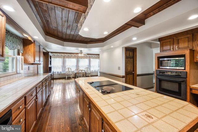 2065 SPOTSWOOD DR, Locust Grove, VA 22508