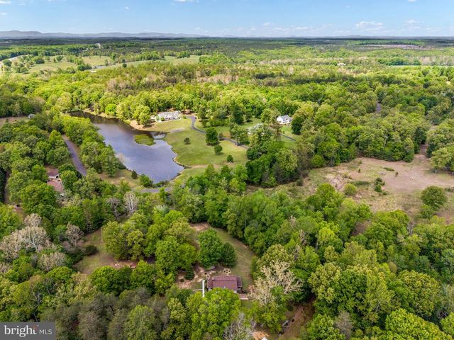 2065 SPOTSWOOD DR, Locust Grove, VA 22508