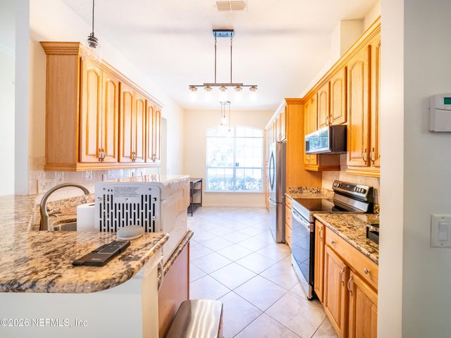 2704 COACHMAN LAKES Drive, Jacksonville, FL 32246
