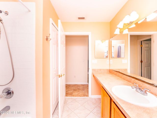2704 COACHMAN LAKES Drive, Jacksonville, FL 32246