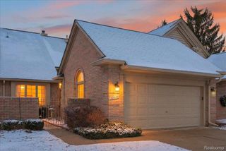 42689 Jason Court 107, Sterling Heights, MI 48313