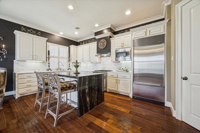 36 Elderwood Drive, Houston, TX 77058