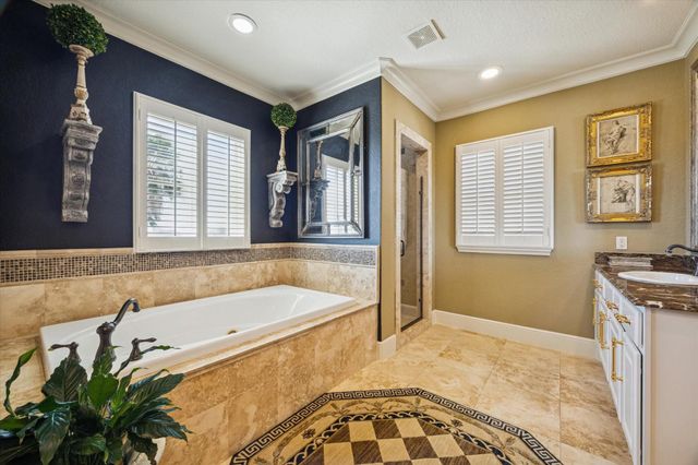 36 Elderwood Drive, Houston, TX 77058