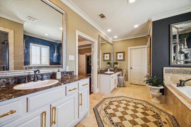 36 Elderwood Drive, Houston, TX 77058