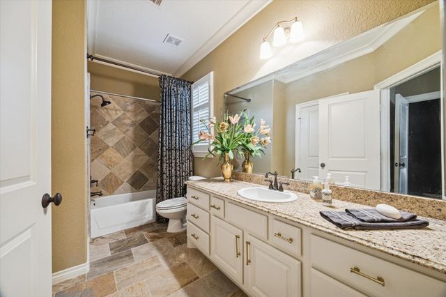 36 Elderwood Drive, Houston, TX 77058