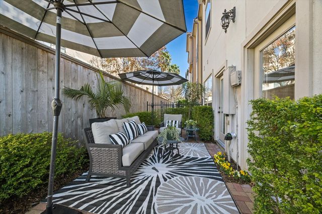 36 Elderwood Drive, Houston, TX 77058