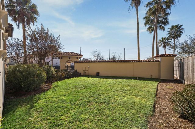 36 Elderwood Drive, Houston, TX 77058