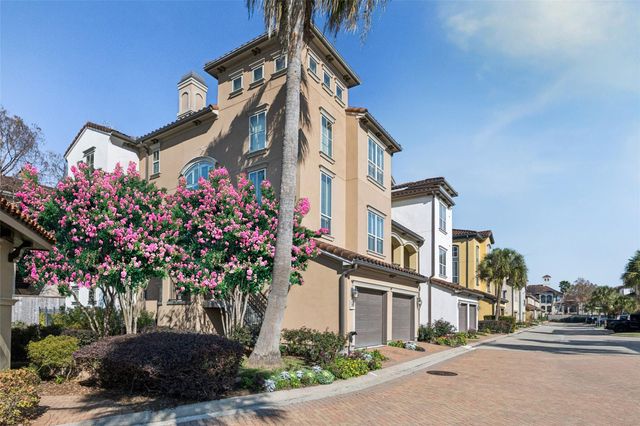 36 Elderwood Drive, Houston, TX 77058