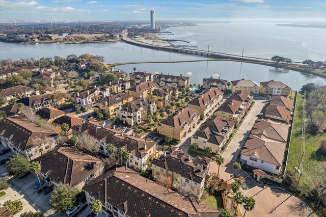 36 Elderwood Drive, Houston, TX 77058