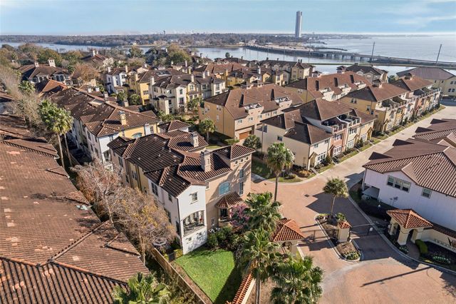 36 Elderwood Drive, Houston, TX 77058