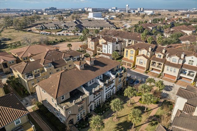 36 Elderwood Drive, Houston, TX 77058