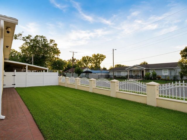 6922 N HALE AVENUE, Tampa, FL 33614